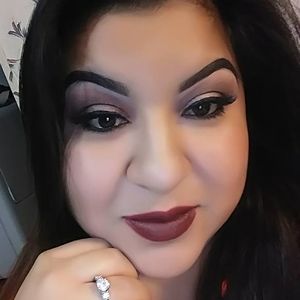 Meet your Posher, Myra